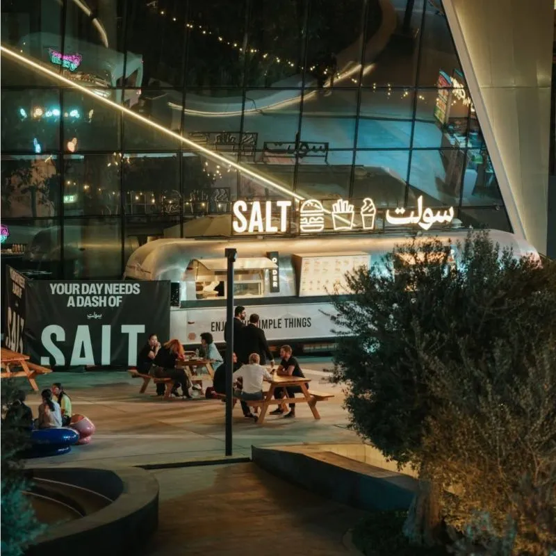 moonlight market at plaza dubai